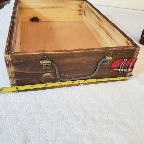 Plaid Decorated Wooden Tray Set - Picture 4 of 9